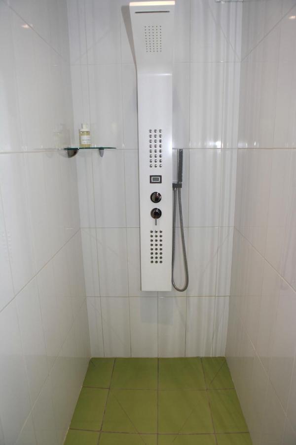 Chambres D'Hotes La Fontaine! Saint-Seurin-de-Cadourne 外观 照片
